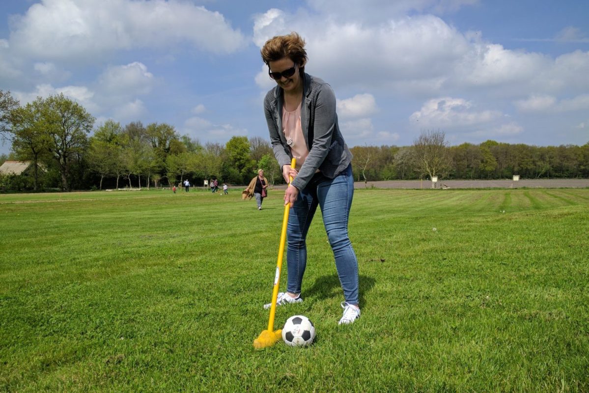 boerengolf combineren met echoppers bij het binnenhof in paasloo